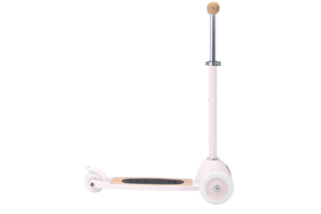 Side view pink Banwood Scooter 