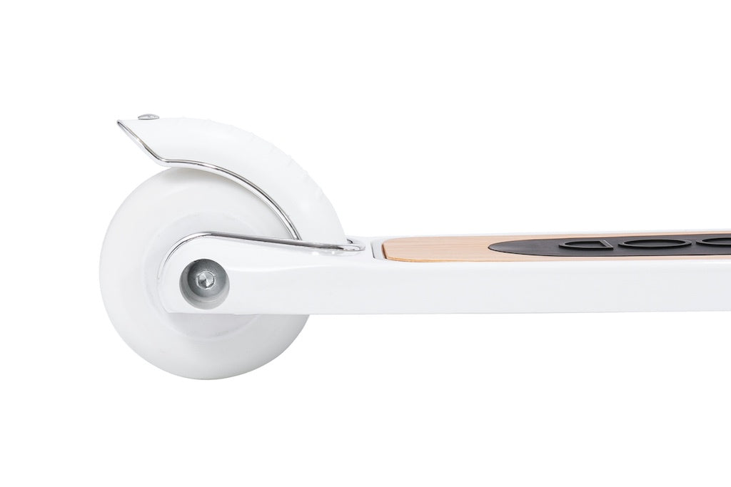 White Banwood Scooter back wheel with brake