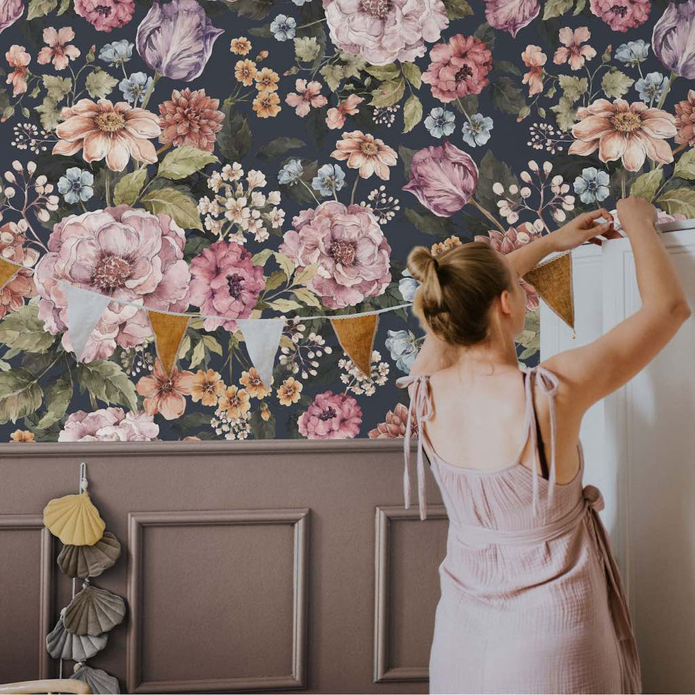 Dekornik Bouquet Of Flowers Violet Wallpaper