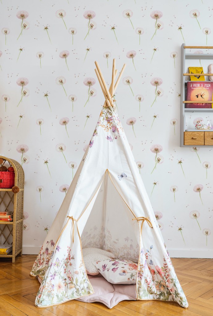 Dekornik Floating Dandelions Wallpaper in playroom